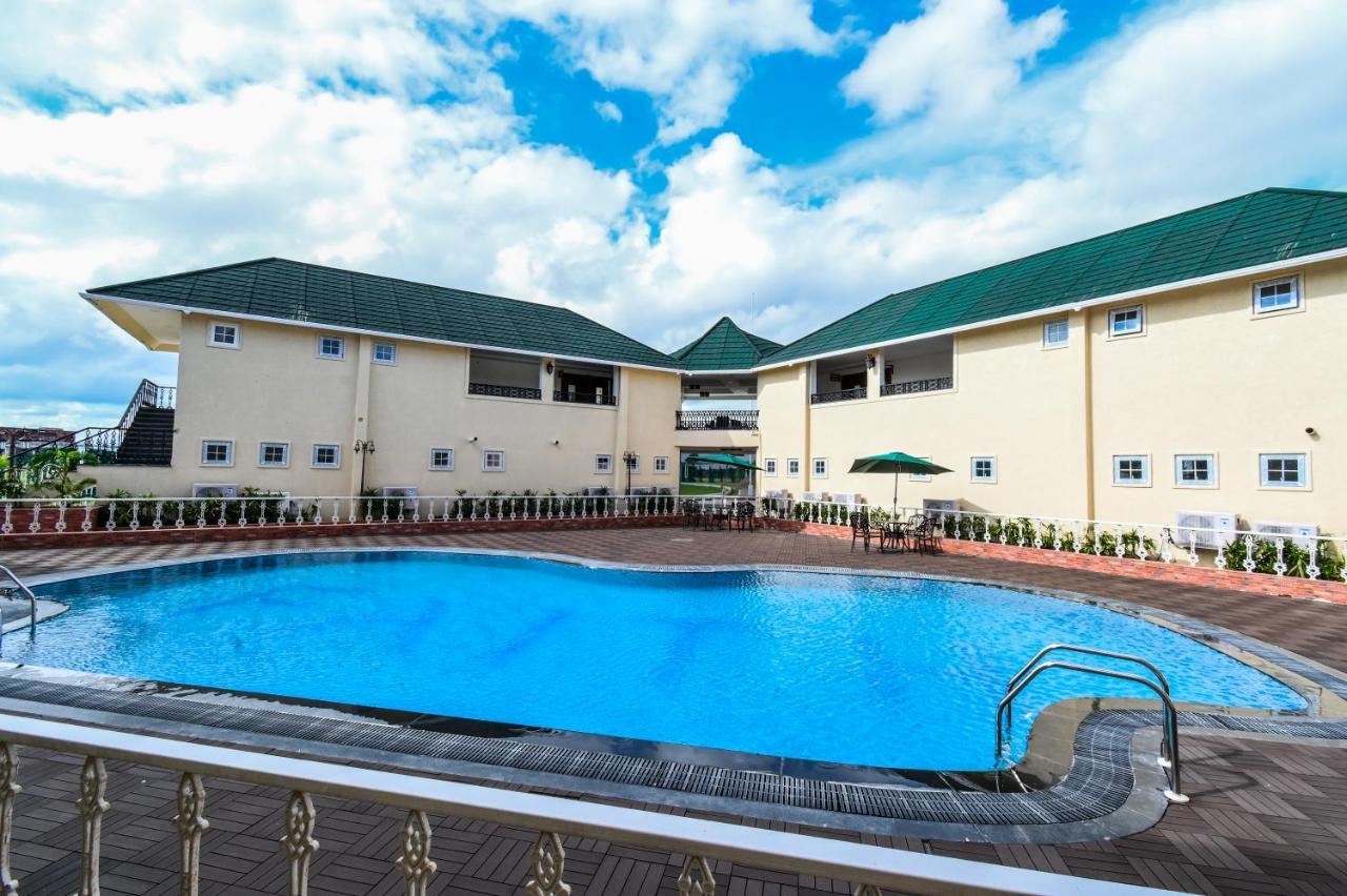 Faith Cricket Club & Resort Bhopal Exteriör bild