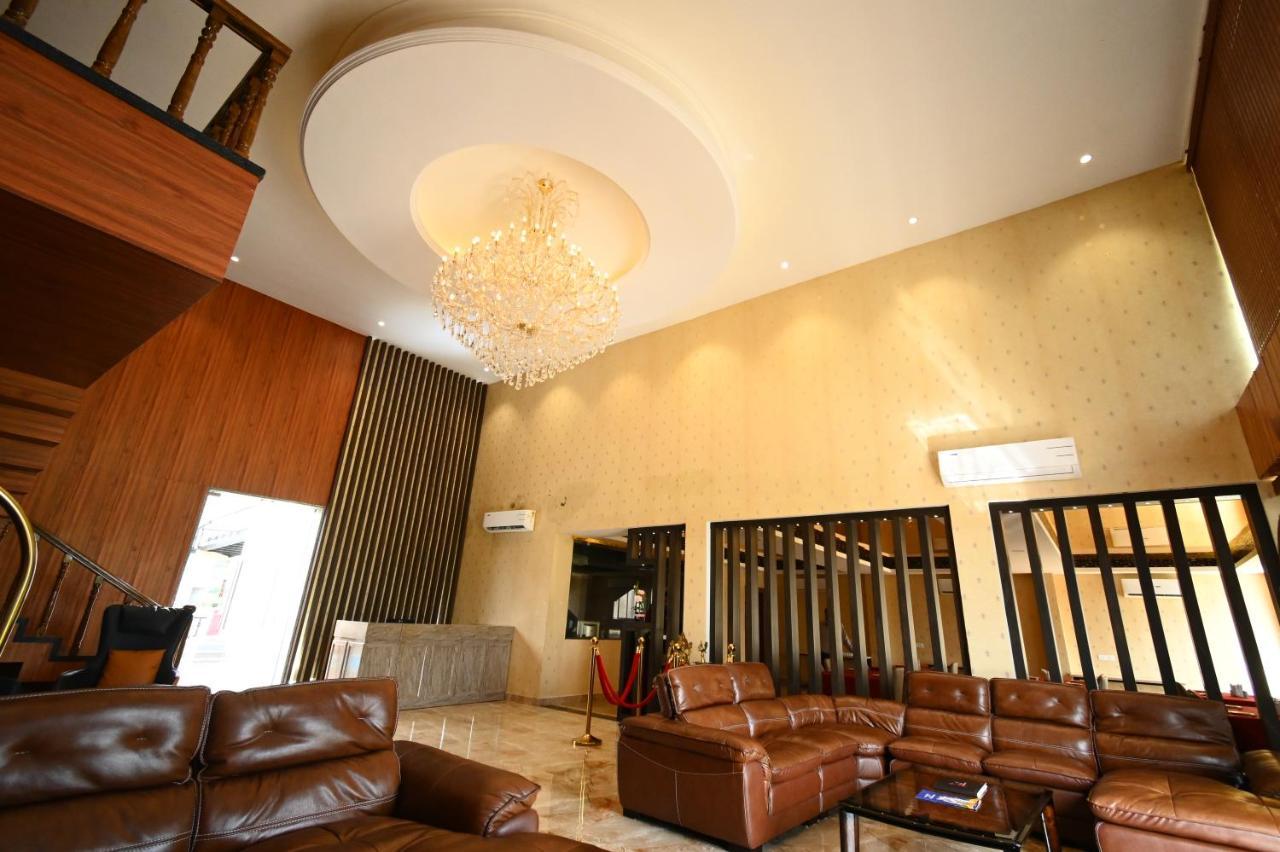 Faith Cricket Club & Resort Bhopal Exteriör bild