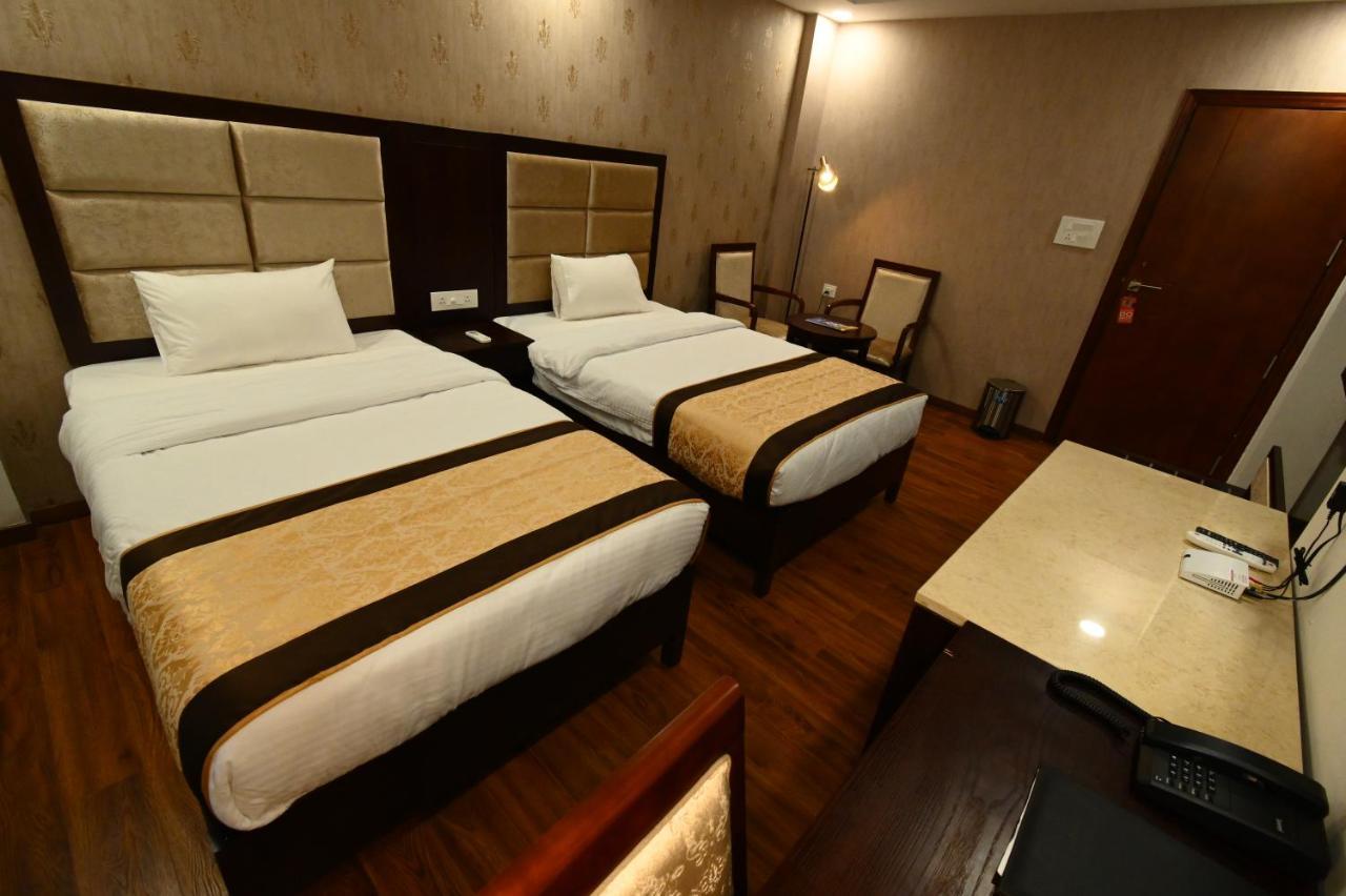 Faith Cricket Club & Resort Bhopal Exteriör bild