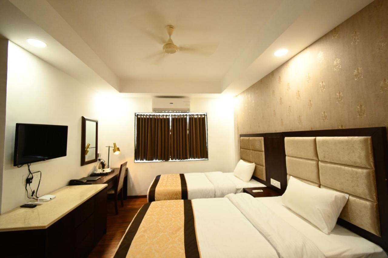 Faith Cricket Club & Resort Bhopal Exteriör bild
